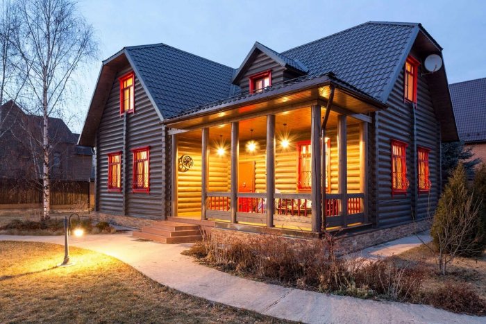 Фасад деревянного дома