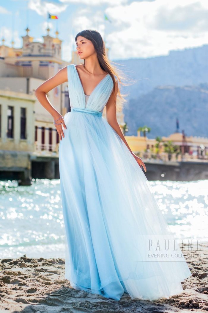 Голубое воздушное платье