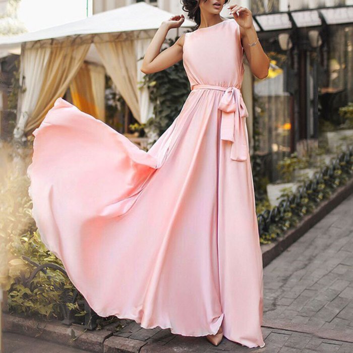 Нежное длинное платье