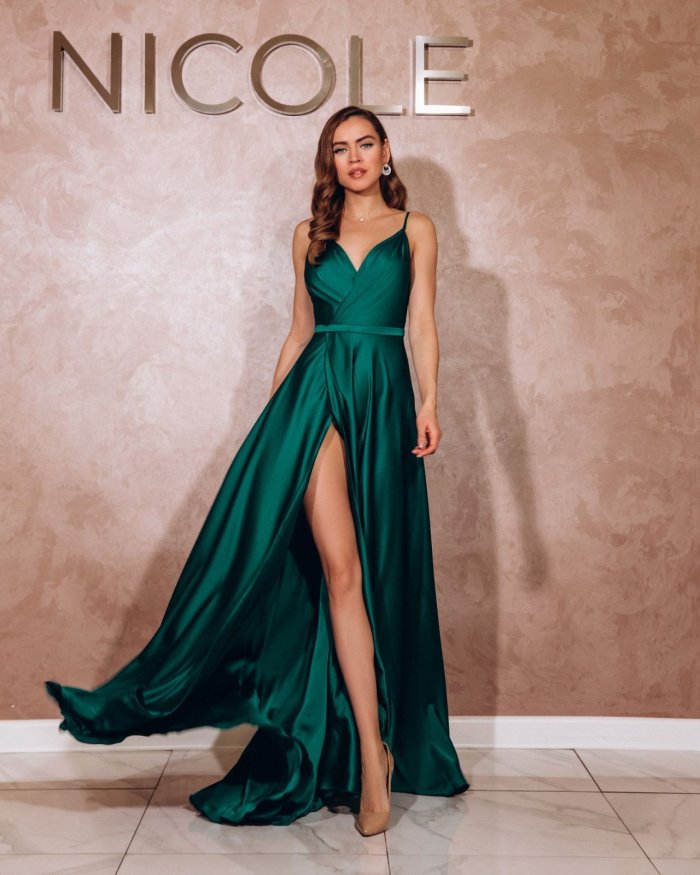 Изумрудное платье