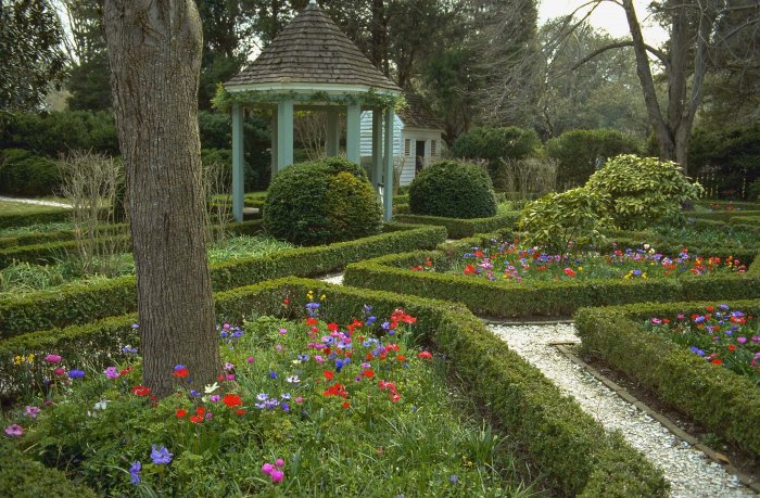 Колониальный ландшафтный стиль