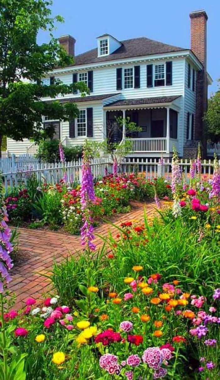 Георгинско-колониальный стиль