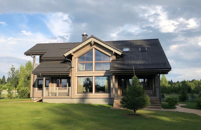 Красивый дом Сокол