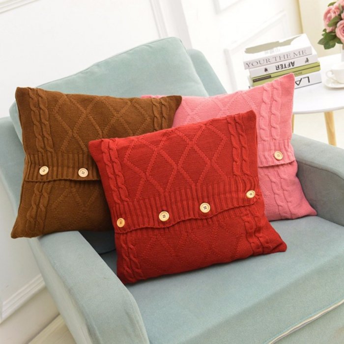 Подушки на диван с пуговицами