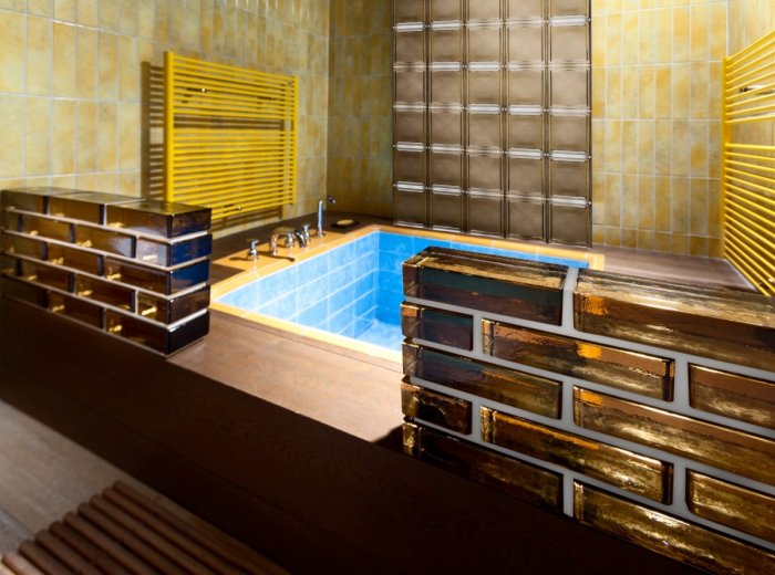 Стеклянные кирпичи и стеклоблоки