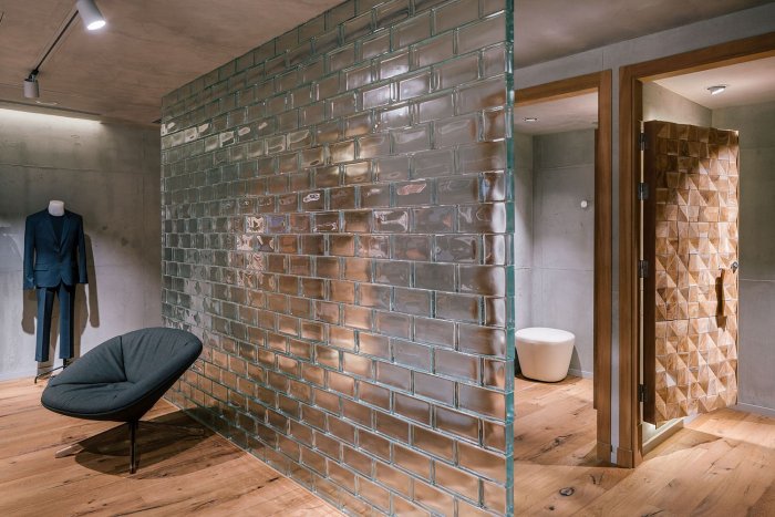 Зеркальные кирпичики в интерьере