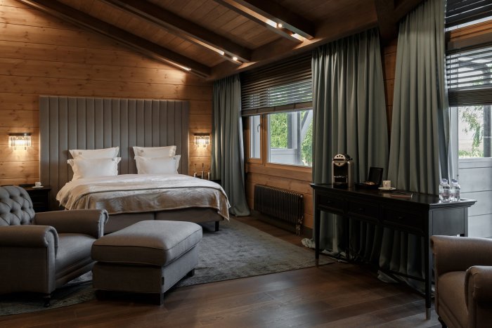 Имитация бруса в интерьере спальни