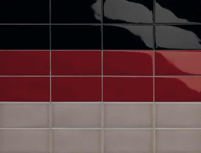 Белая мелкая квадратная плитка