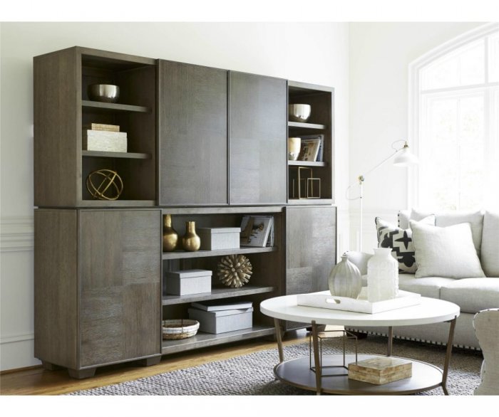 Старая стенка в современном интерьере гостиной