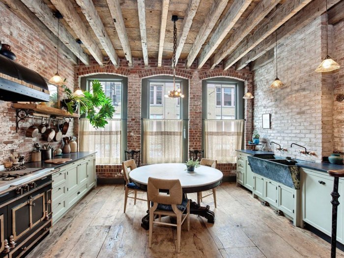 Деревянный потолок лофт