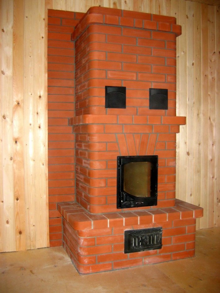 Печь-камин из кирпича