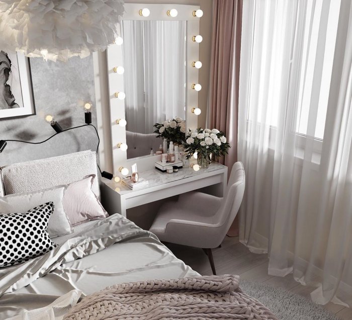 Спальная комната с туалетным столиком