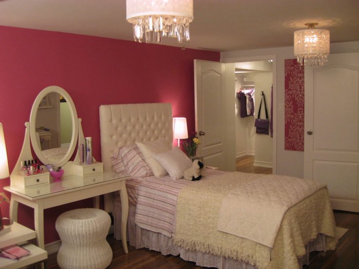 Спальня с макияжным столиком