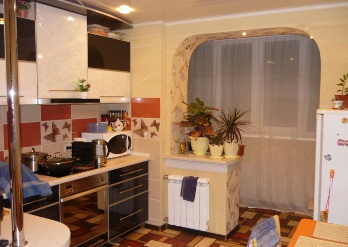 Кухня совмещенная с балконом