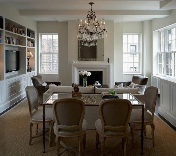 Гостиная с большим столом