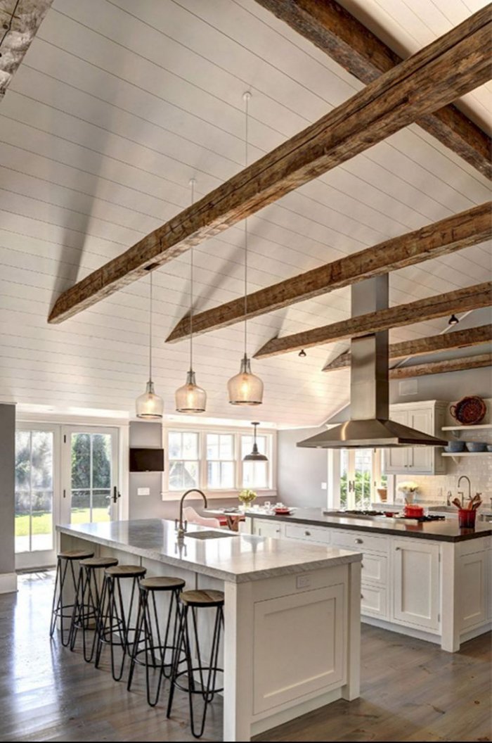 Декоративный деревянный потолок