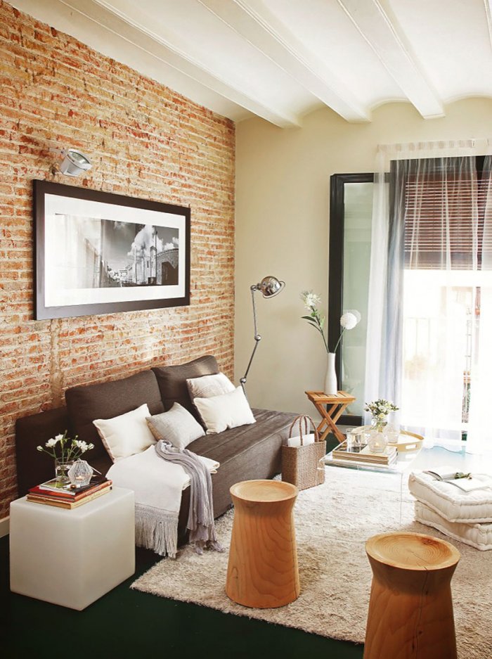 Кирпичная стена в интерьере