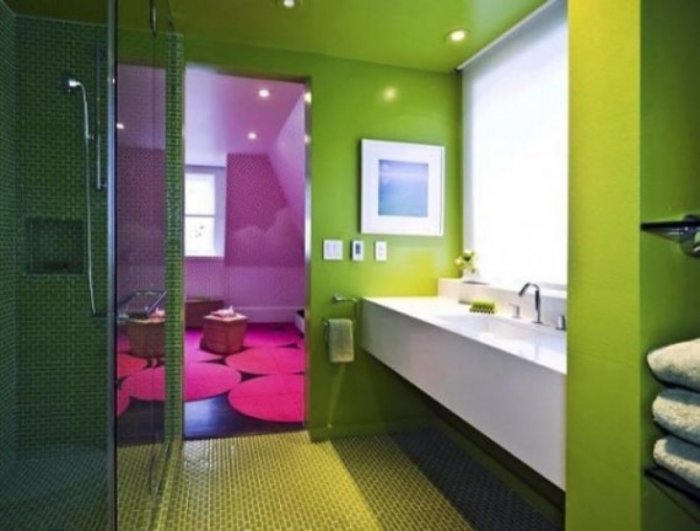 Ванна в ярких цветах