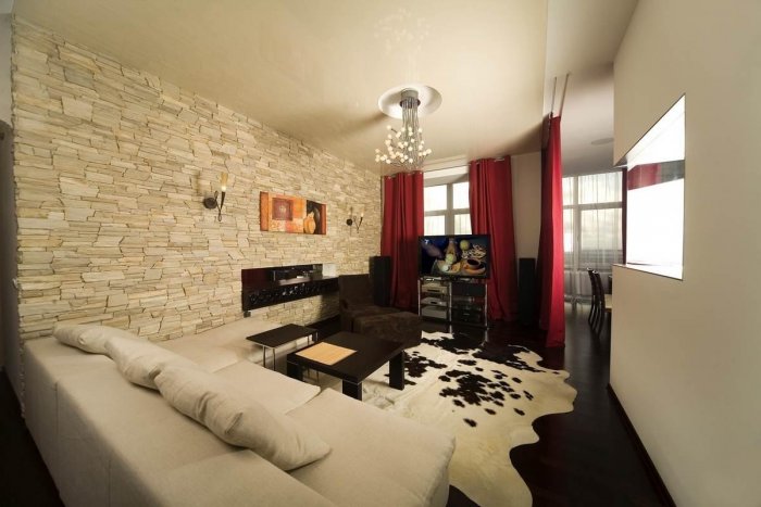 Декоративный камень в интерьере студии