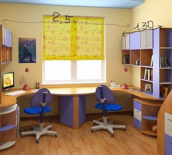 Стол в детскую вдоль окна