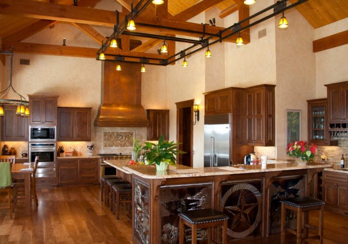 Современная кухня в стиле фахверк