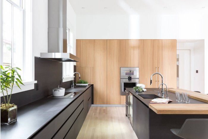 Расстановка мебели на кухне в частном доме