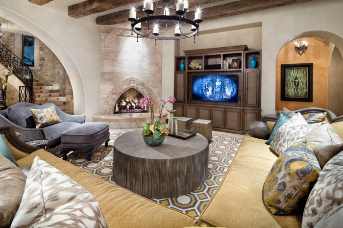 Камин в средиземноморском стиле