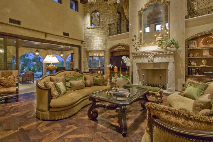 Гостиная в замковом стиле