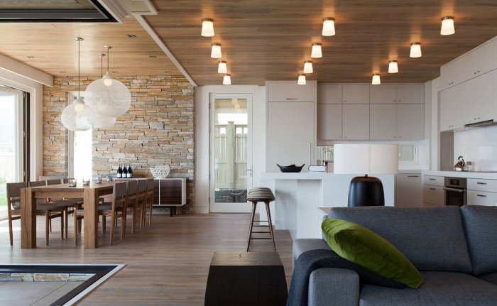 Освещение на деревянном потолке