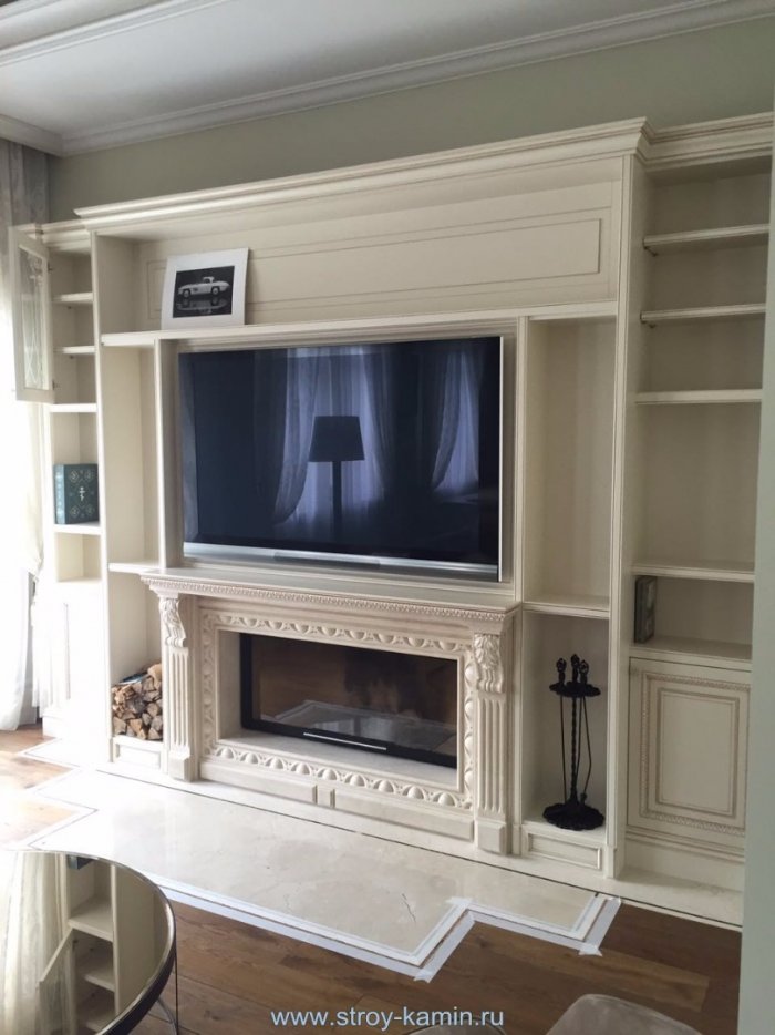 Стенка со встроенным камином