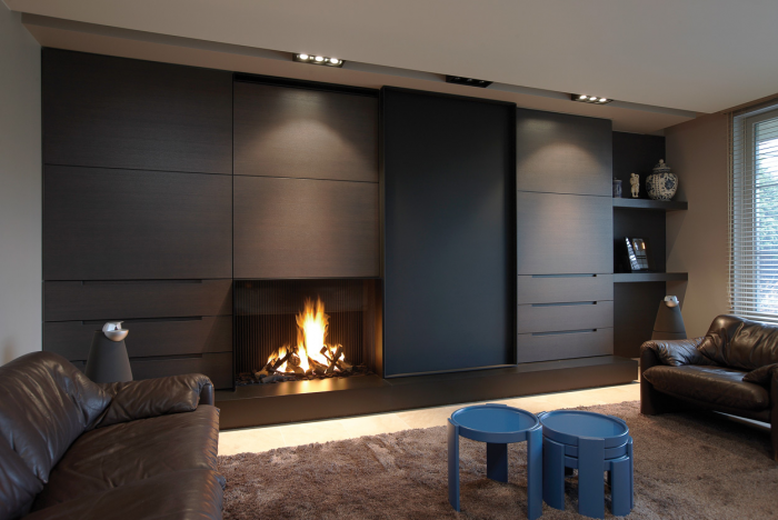 Камин встроенный в стенку