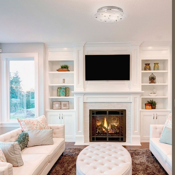 Камин в интерьере гостиной