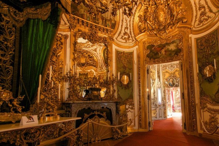 Дворец Линдерхоф спальня