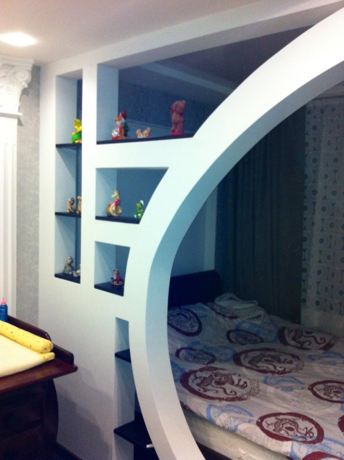 Красивая перегородка в комнате