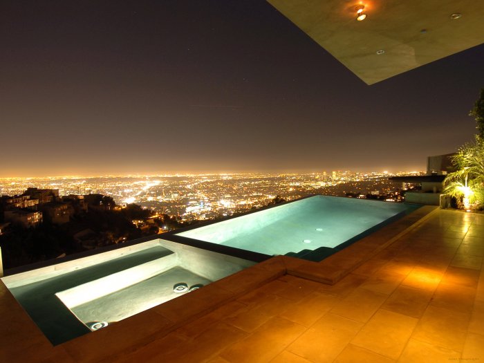Бассейн на крыше Лос Анджелес