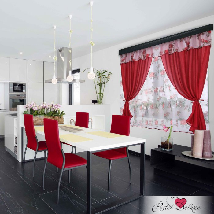 Интерьер кухни в красных тонах