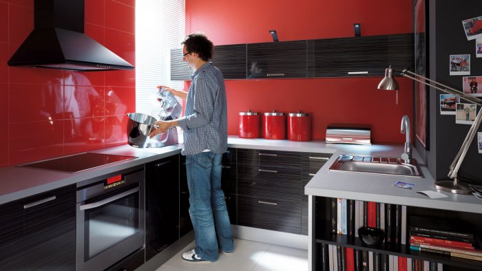 Кухонный гарнитур красный с белым