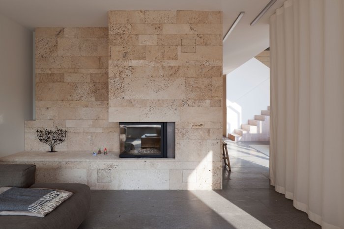 Известняк в интерьере