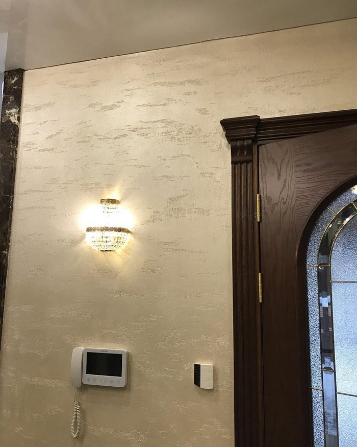 Декоративная штукатурка травертин в интерьере