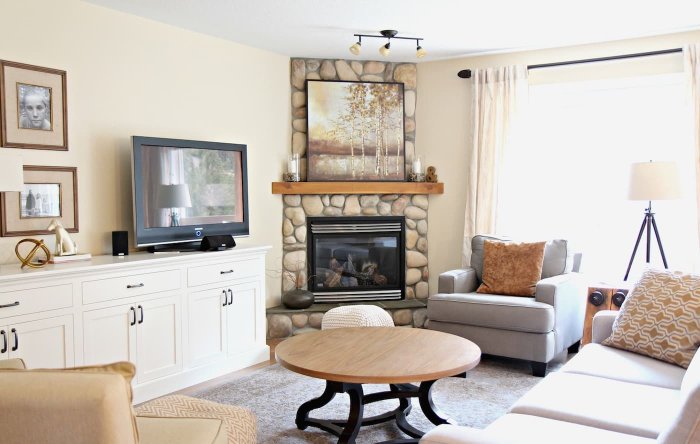 Гостиная икеа с камином