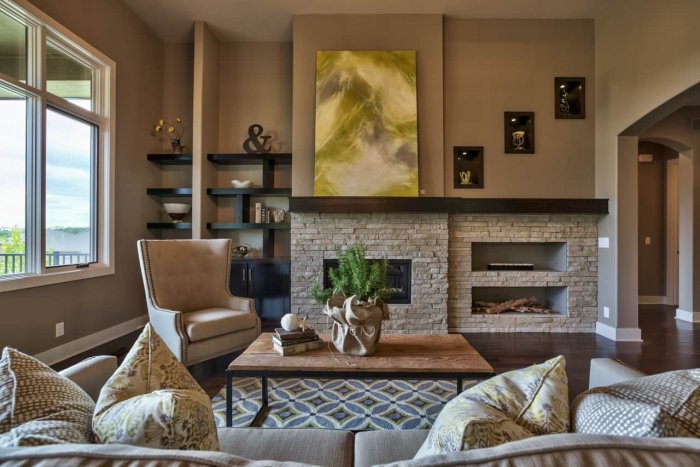 Гостиная с камином небольшая интерьер