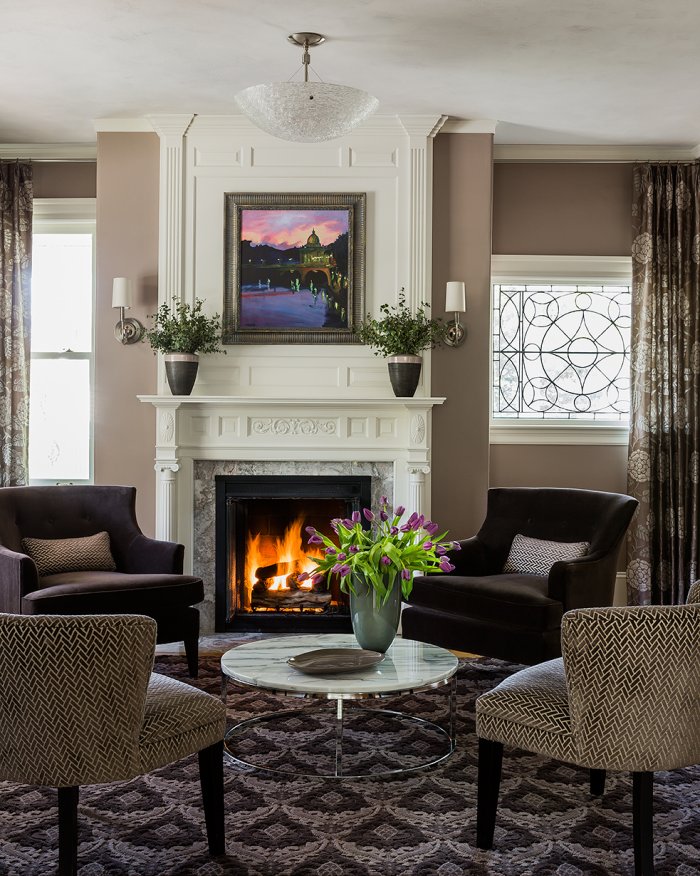 Небольшие гостиные с камином