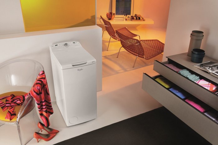 Стиральная машина с вертикальной загрузкой Whirlpool AWTL 1271