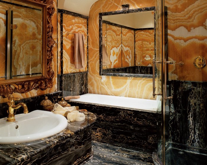 Ванна мрамор Оникс дерево