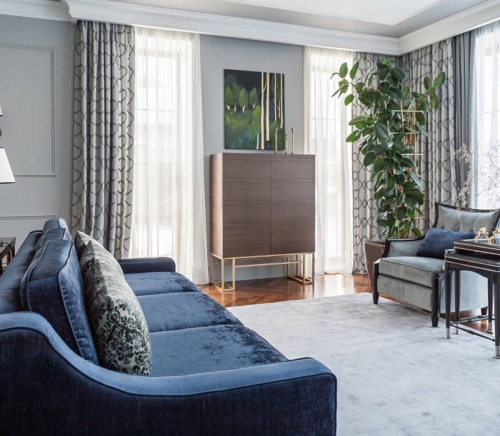 Шторы в стиле Неоклассика в интерьере гостиной