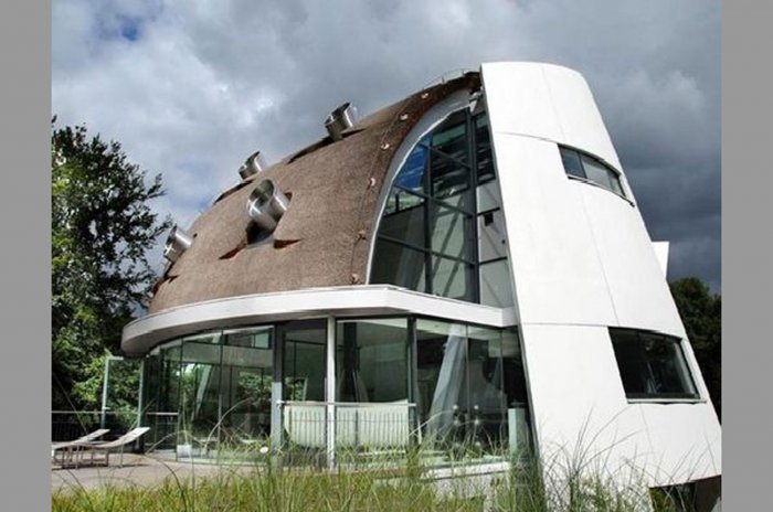 Необычные крыши домов