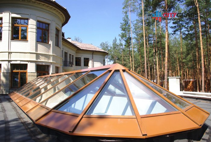 Стеклянный зенитный фонарь