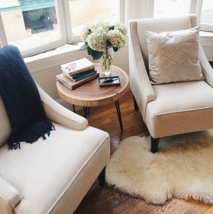 Кресло в углу