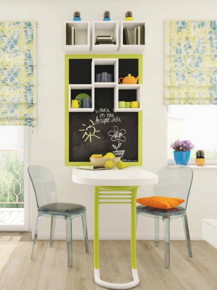 Полки в обеденной зоне