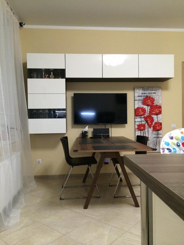 Кухонный остров с полками